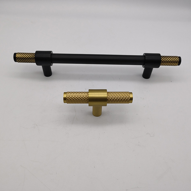 Black Knurled Handles in Polished Brass T Bar 96mm 128mm
