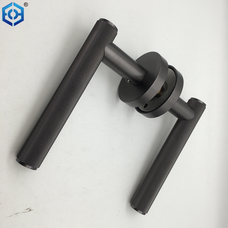 ECH Knurled Brushed Stainless Steel Internal Door Handle on Round Rose