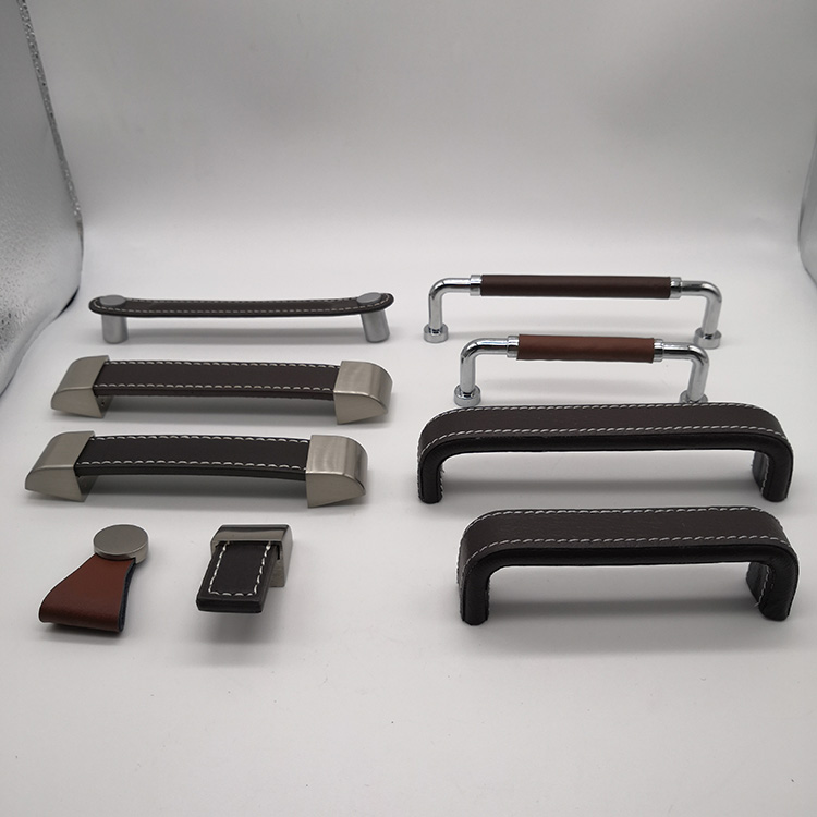 Brown Leather Handle Brass Pull Handle in Gold for Wardrobe